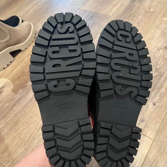 SHOES 👠 - Picture 10 of 10